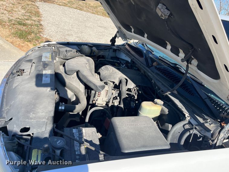 image for item MN9414 2001 GMC Yukon SLE  SUV