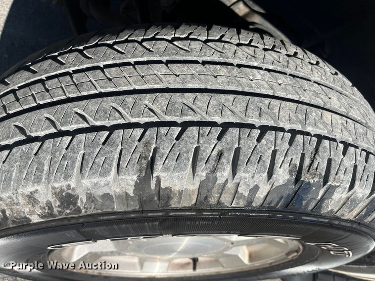 image for item MN9414 2001 GMC Yukon SLE  SUV