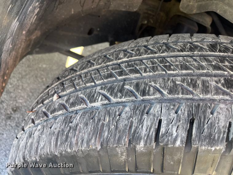 image for item MN9414 2001 GMC Yukon SLE  SUV