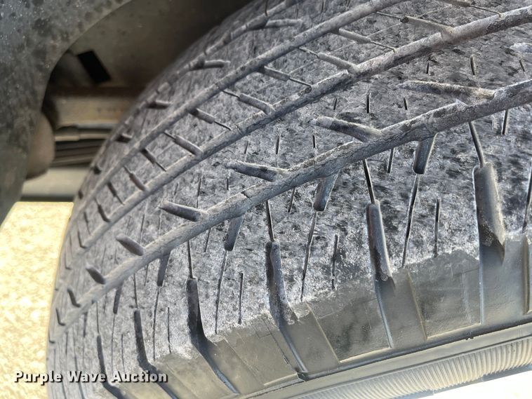 image for item MN9414 2001 GMC Yukon SLE  SUV