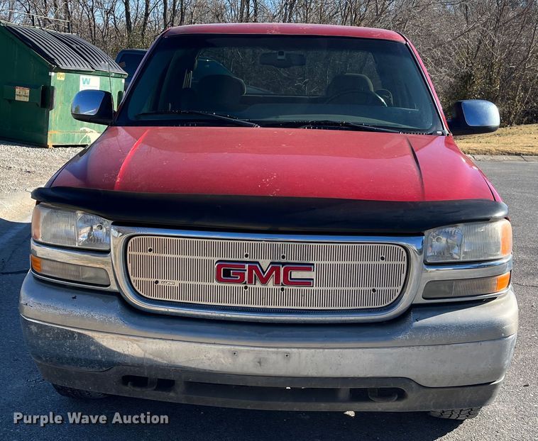 image for item MN9415 2000 GMC Sierra 1500  Ext. Cab pickup truck