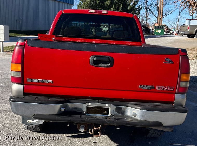 image for item MN9415 2000 GMC Sierra 1500  Ext. Cab pickup truck