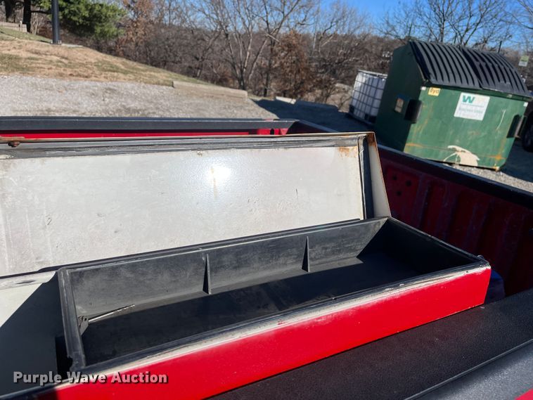 image for item MN9415 2000 GMC Sierra 1500  Ext. Cab pickup truck