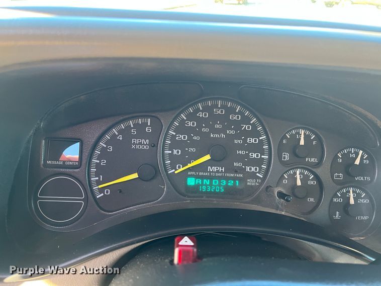 image for item MN9415 2000 GMC Sierra 1500  Ext. Cab pickup truck