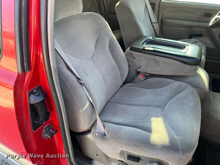 image for item MN9415 2000 GMC Sierra 1500  Ext. Cab pickup truck