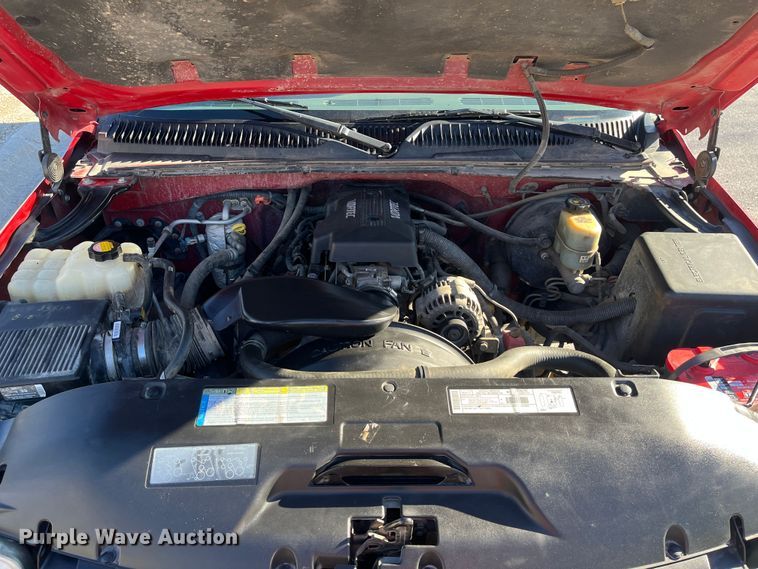 image for item MN9415 2000 GMC Sierra 1500  Ext. Cab pickup truck