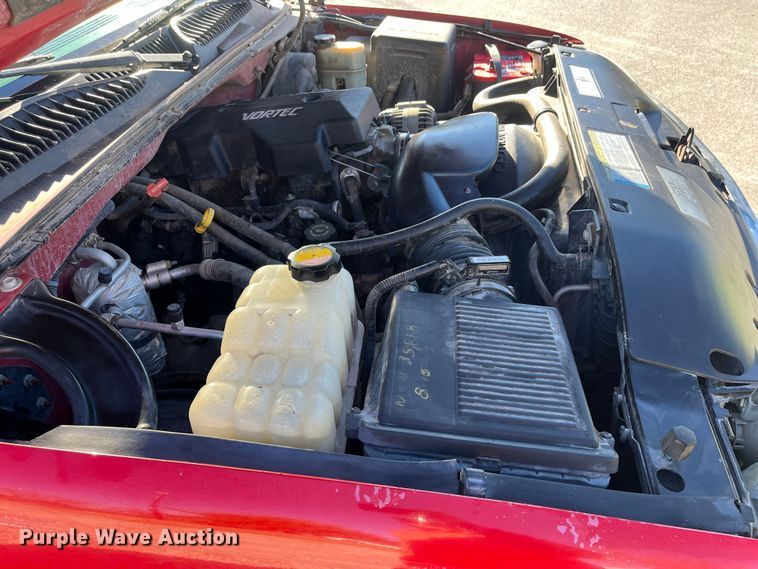 image for item MN9415 2000 GMC Sierra 1500  Ext. Cab pickup truck