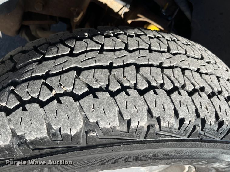 image for item MN9415 2000 GMC Sierra 1500  Ext. Cab pickup truck