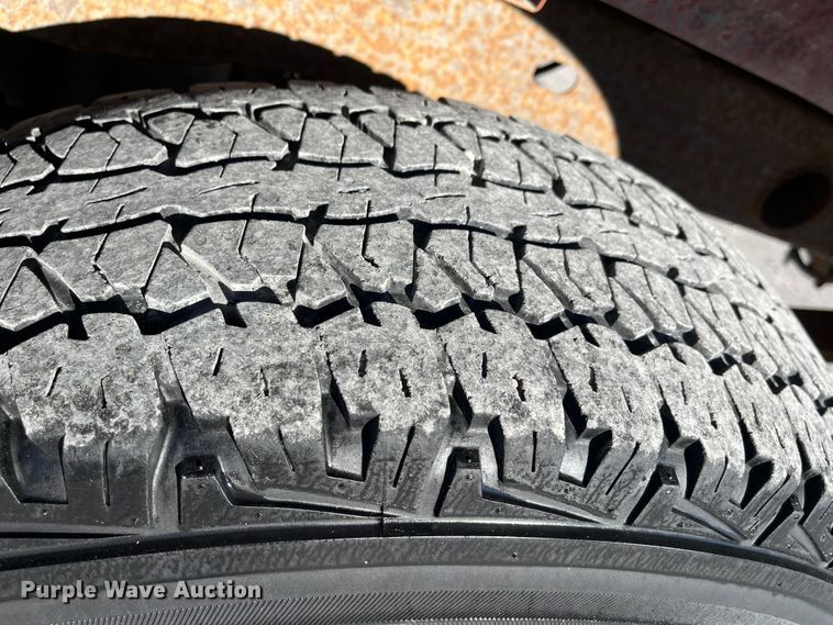 image for item MN9415 2000 GMC Sierra 1500  Ext. Cab pickup truck