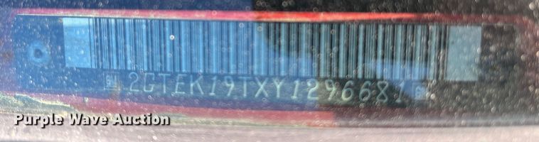 image for item MN9415 2000 GMC Sierra 1500  Ext. Cab pickup truck