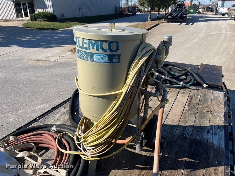 image for item MN9416 2012 PJ  equipment trailer