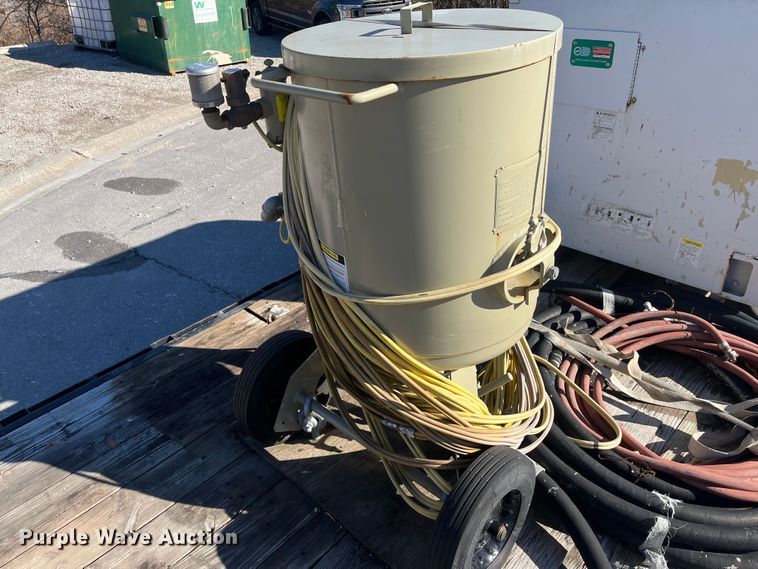 image for item MN9416 2012 PJ  equipment trailer