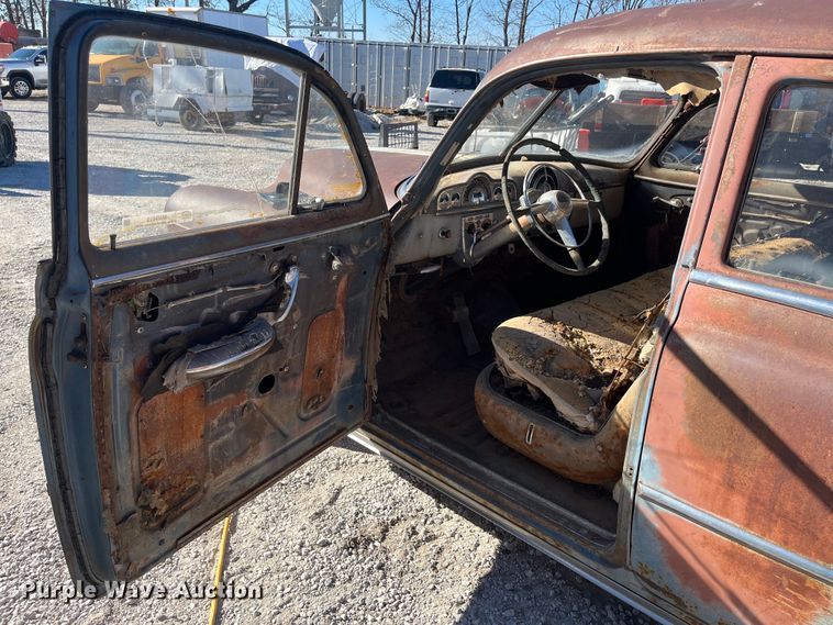 image for item MN9419 1949 Pontiac  sedan