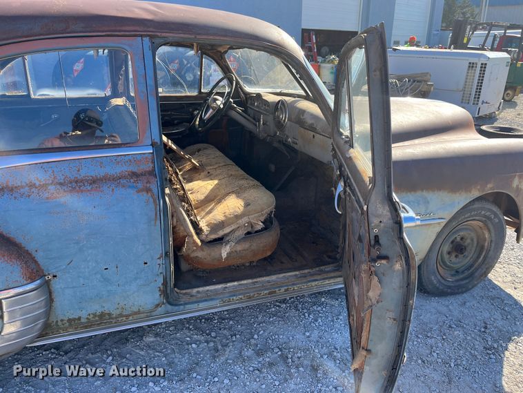 image for item MN9419 1949 Pontiac  sedan