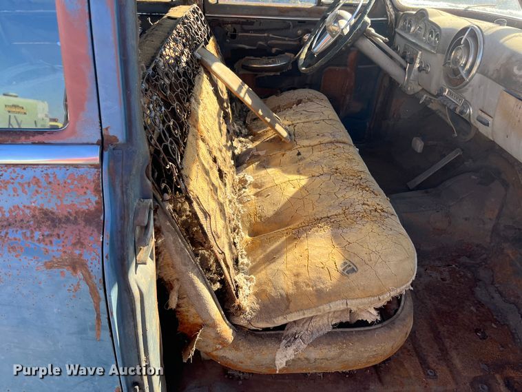 image for item MN9419 1949 Pontiac  sedan