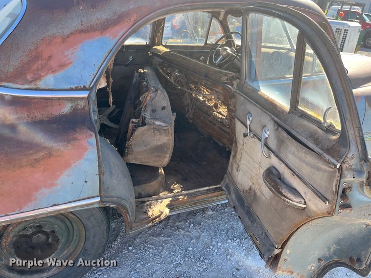 image for item MN9419 1949 Pontiac  sedan