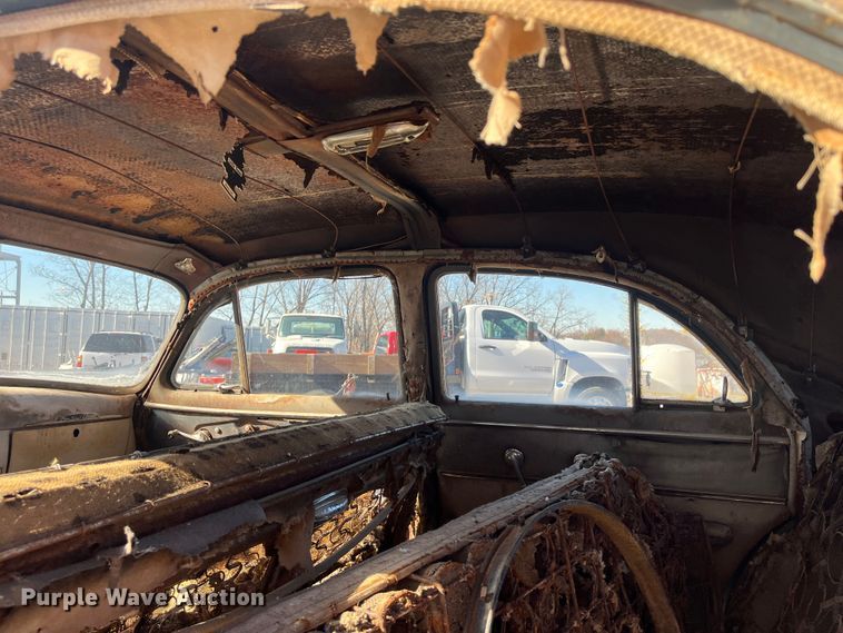 image for item MN9419 1949 Pontiac  sedan