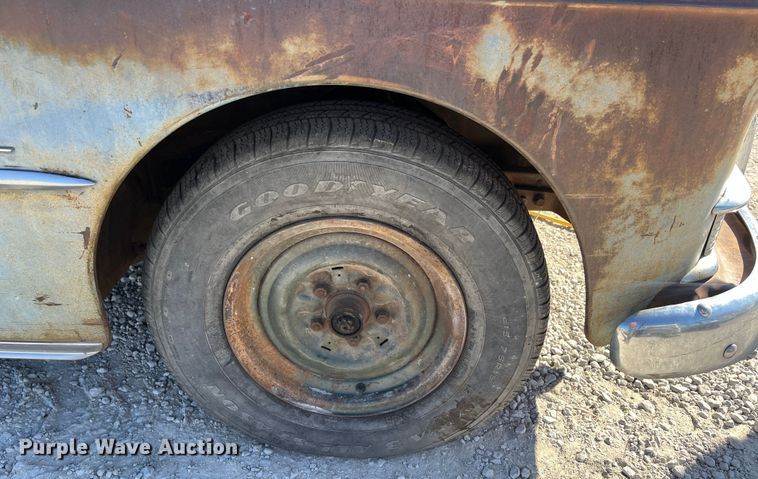 image for item MN9419 1949 Pontiac  sedan