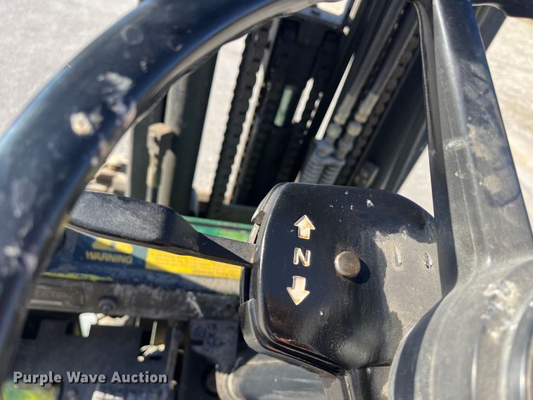 image for item MN9421 Clark GCX25  forklift