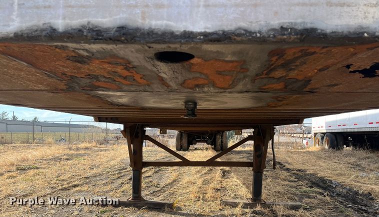 image for item MN9431 2002 Wabash  dry van trailer