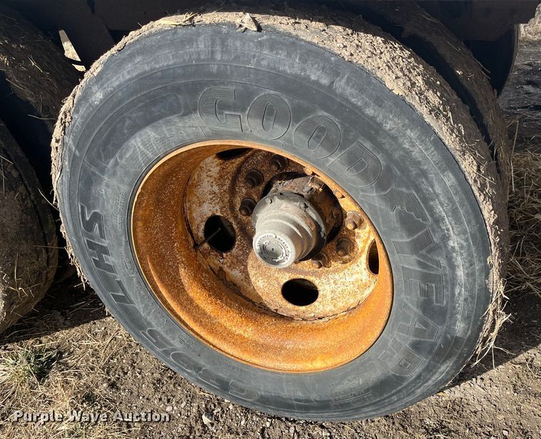 image for item MN9431 2002 Wabash  dry van trailer