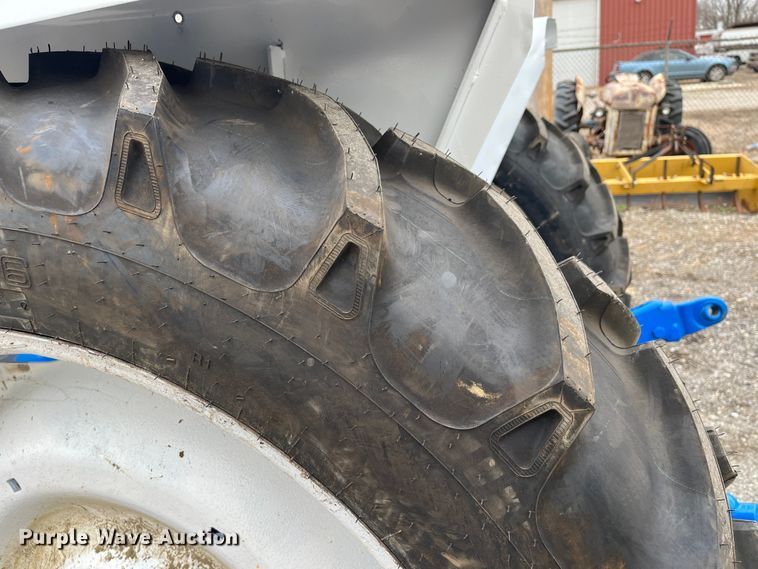 image for item MN9466 Ford 4000  tractor