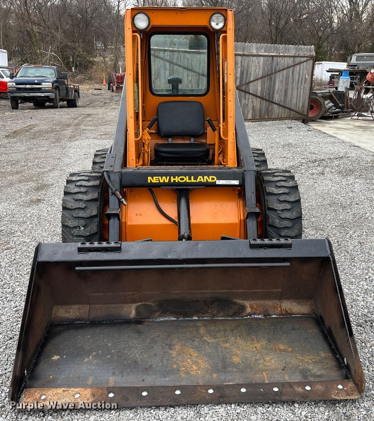 image for item MN9468 1993 New Holland L553  skid steer loader