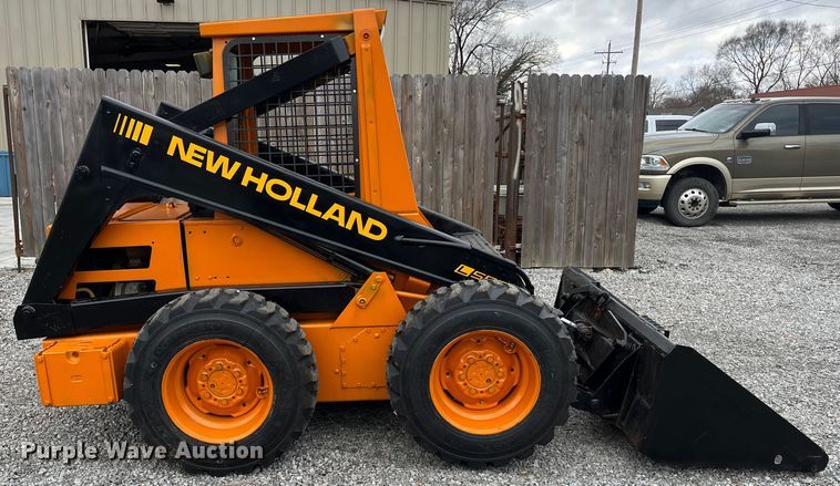 image for item MN9468 1993 New Holland L553  skid steer loader