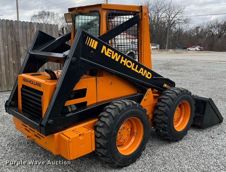 image for item MN9468 1993 New Holland L553  skid steer loader