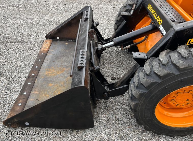 image for item MN9468 1993 New Holland L553  skid steer loader