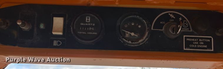 image for item MN9468 1993 New Holland L553  skid steer loader