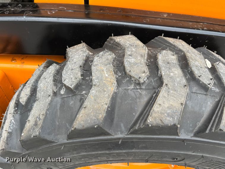 image for item MN9468 1993 New Holland L553  skid steer loader