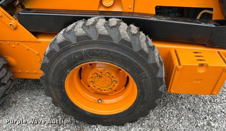 image for item MN9468 1993 New Holland L553  skid steer loader