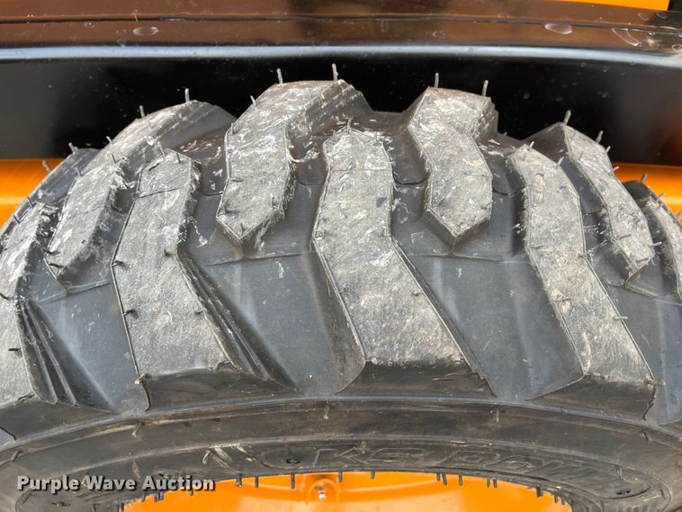 image for item MN9468 1993 New Holland L553  skid steer loader