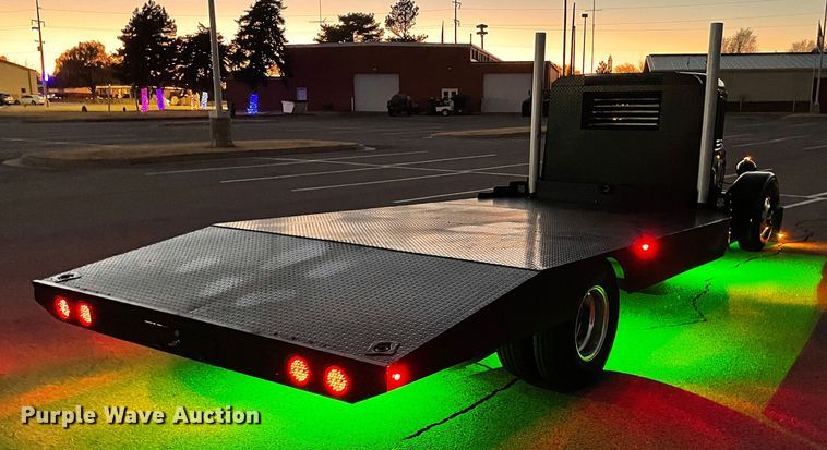 image for item MT9940 1933 GMC  flatbed truck