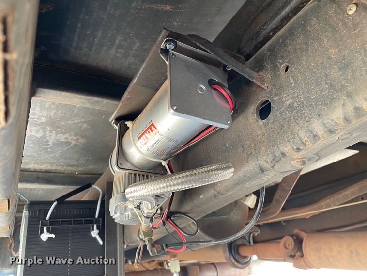 image for item MT9940 1933 GMC  flatbed truck