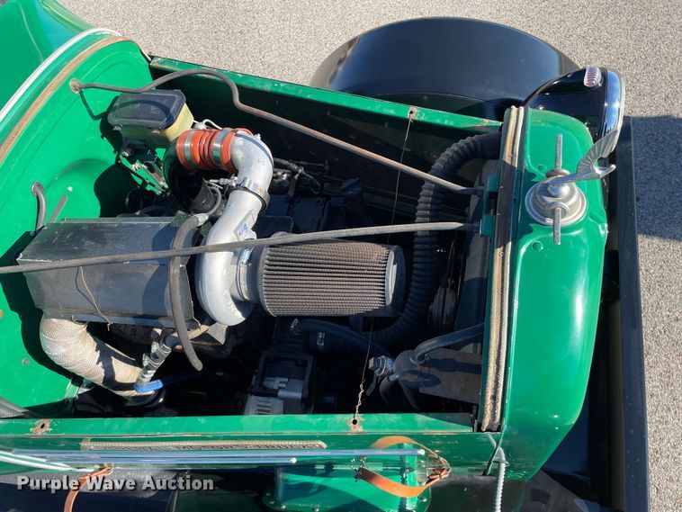 image for item MT9940 1933 GMC  flatbed truck