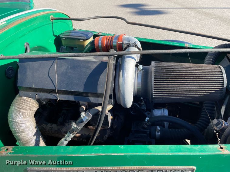 image for item MT9940 1933 GMC  flatbed truck