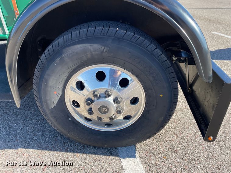 image for item MT9940 1933 GMC  flatbed truck