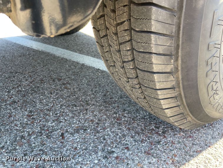 image for item MT9940 1933 GMC  flatbed truck