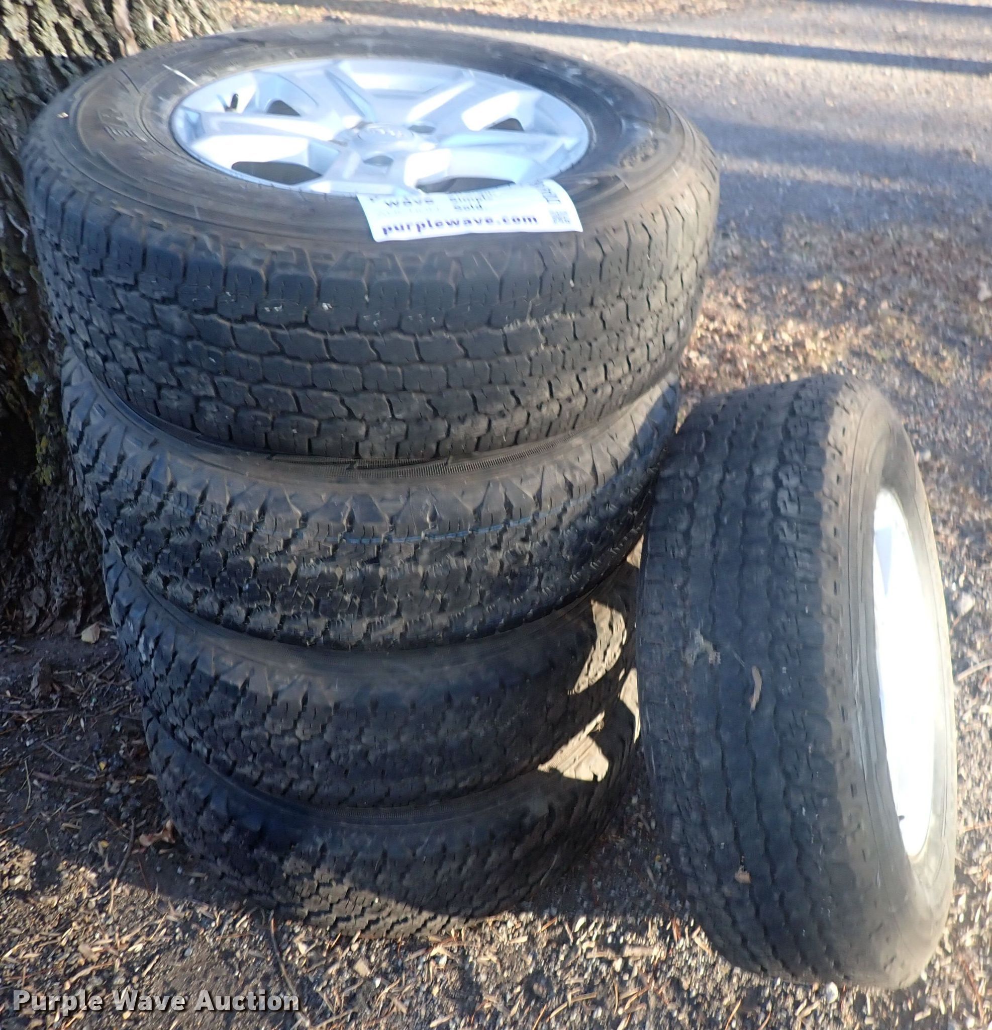 (5) 245/75R17 tires and wheels in Haysville, KS Item DQ4988 sold
