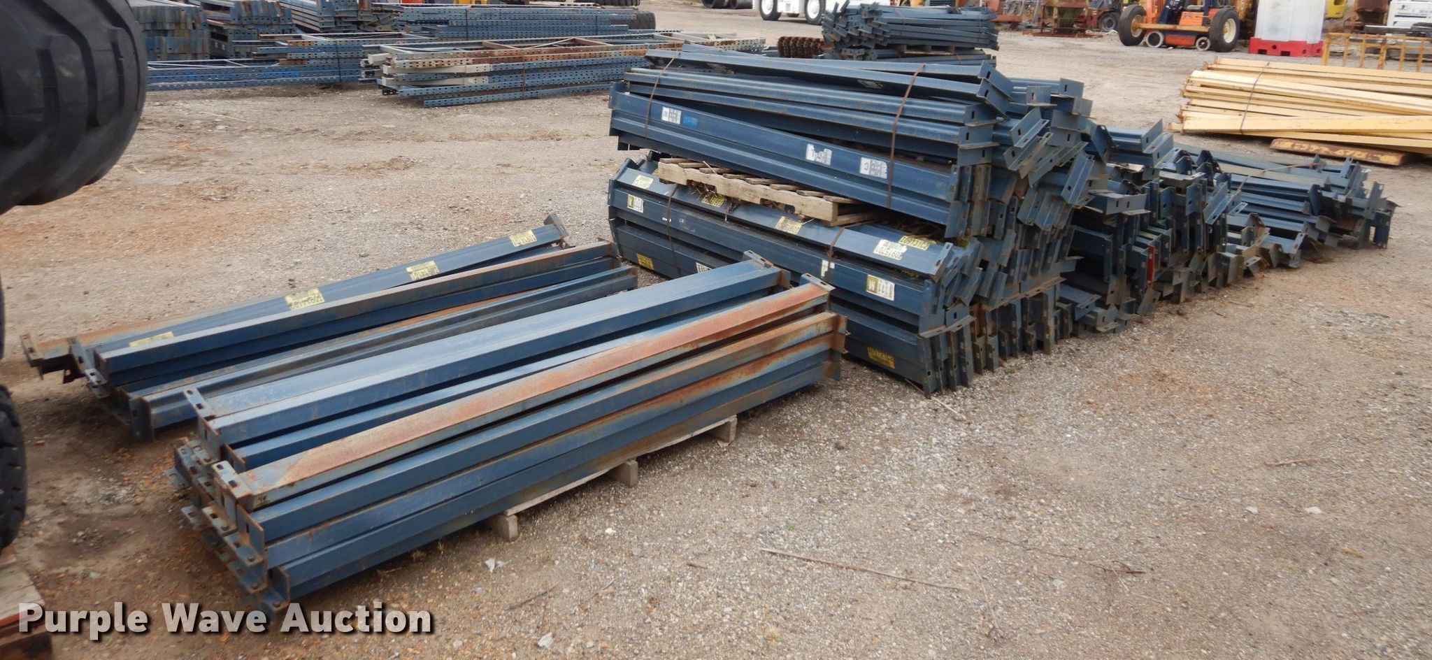 Approximately 5 pallets of Unarco TBolt pallet racking beams in