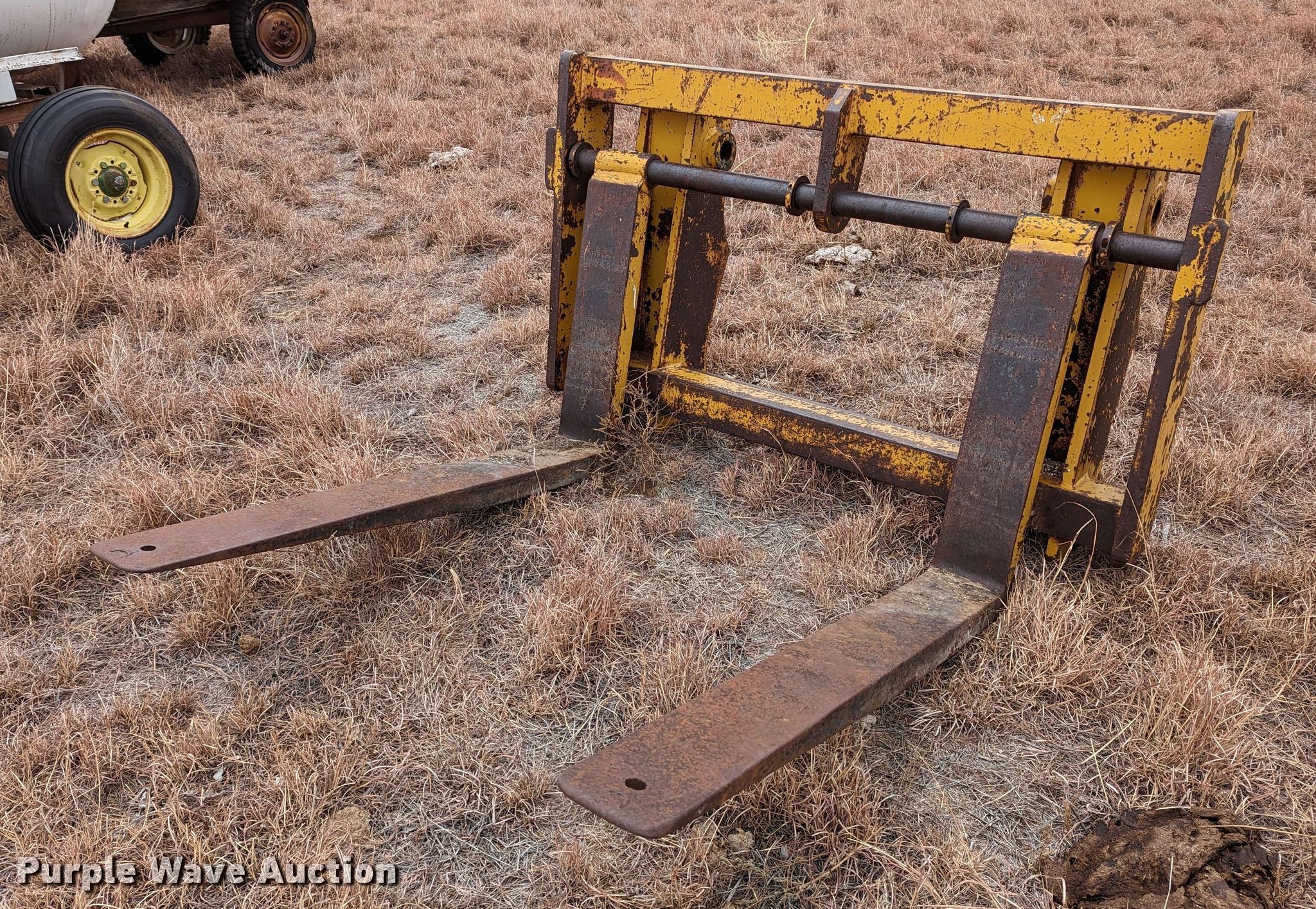 Balderson BFX66 forks in Englewood, KS Item MJ9260 sold Purple Wave