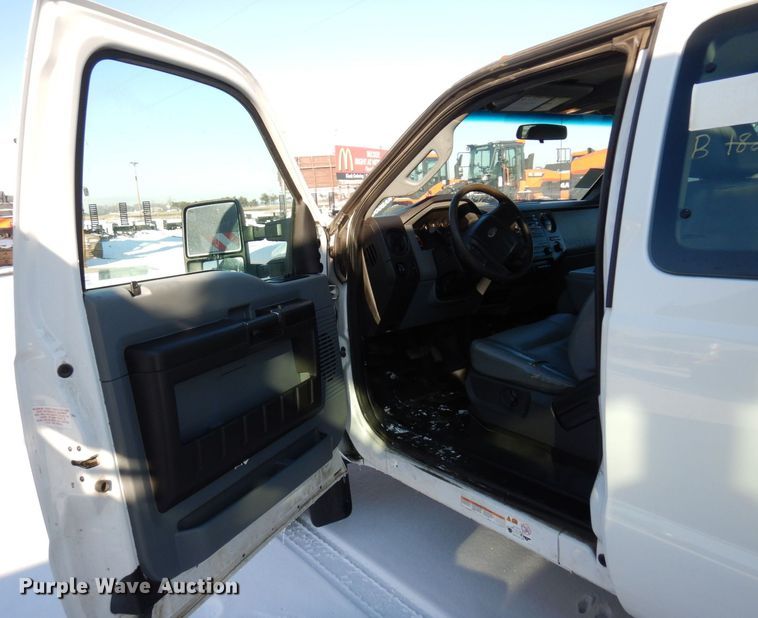 image for item AF9346 2013 Ford F550 Super Duty  utility / service truck