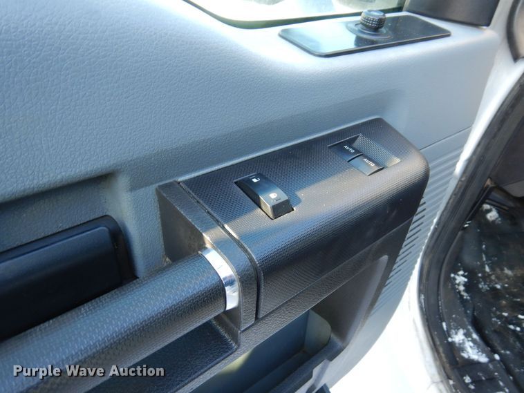 image for item AF9346 2013 Ford F550 Super Duty  utility / service truck