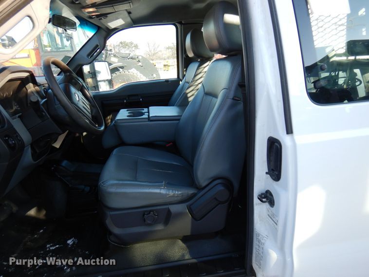 image for item AF9346 2013 Ford F550 Super Duty  utility / service truck