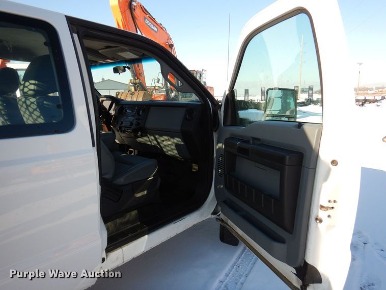 image for item AF9346 2013 Ford F550 Super Duty  utility / service truck