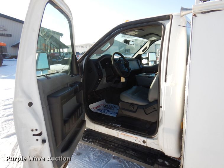 image for item AF9348 2012 Ford F550 Super Duty  utility / service truck