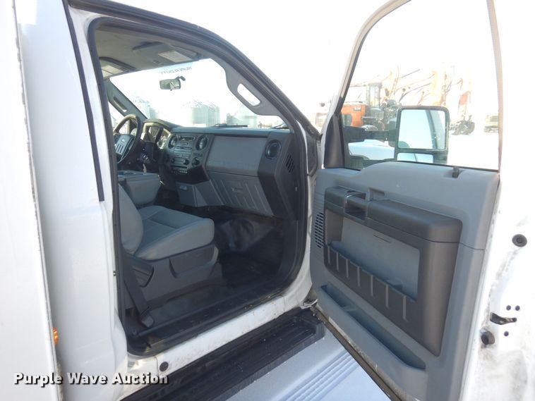 image for item AF9348 2012 Ford F550 Super Duty  utility / service truck