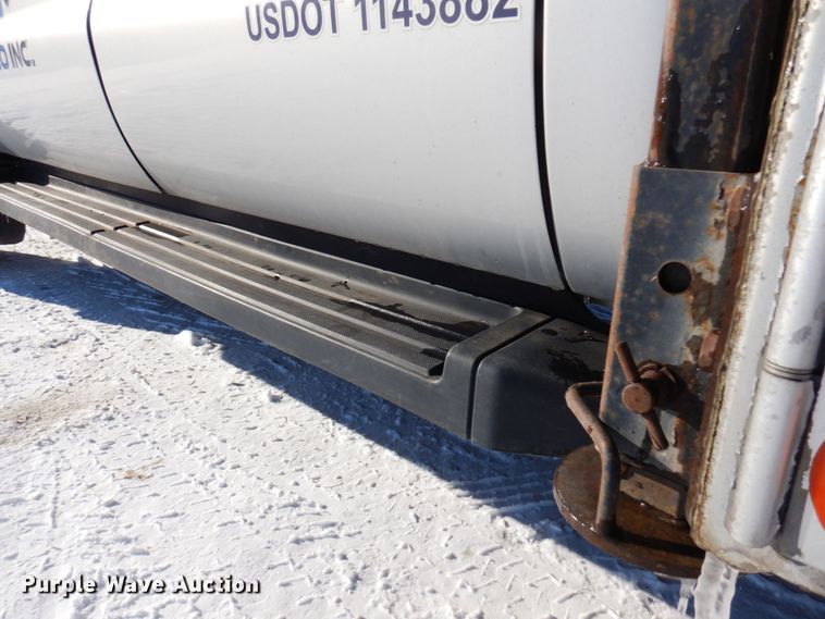 image for item AF9350 2015 Ford F550 Super Duty  Crew Cab utility / service truck